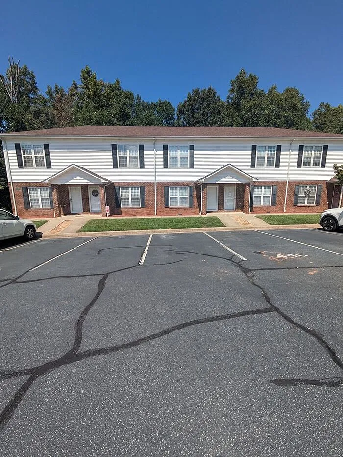 2 bed, 2.5 bath, 1025 sqft, $1,145 — Photo 1