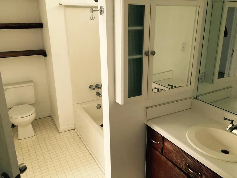 Main Bath with Tub.