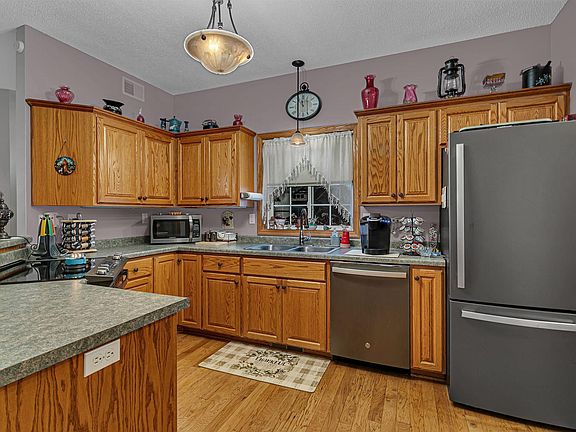 4th image of 150 Cheval Dr