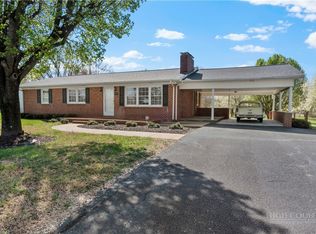 612 E Main Street, Boonville, NC 27011