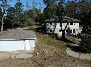 8601 E Hidden Valley Rd, Sioux Falls, SD 57110