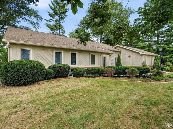 14619 Hunters Point, Chesterfield, MO 63017