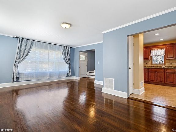 4th image of 235 N Highland Ave