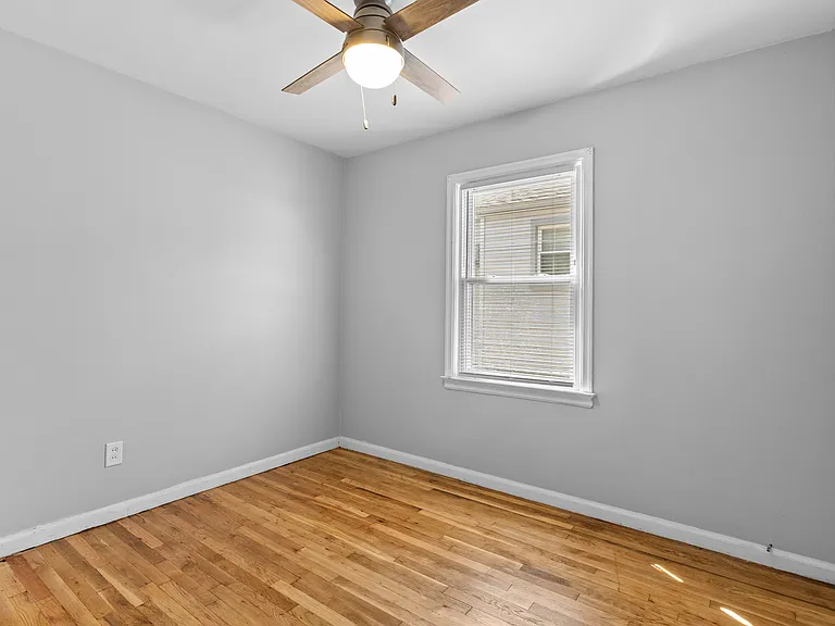 21328 Audette St — Photo 16