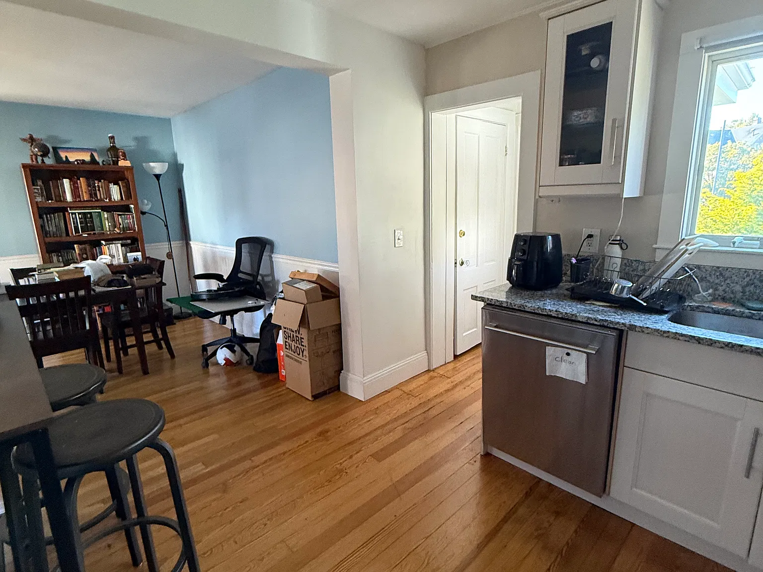 2 bed, 1000 sqft, $2,000 — Photo 2