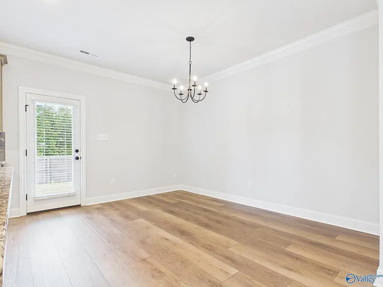 15573 Bees St — Photo 13