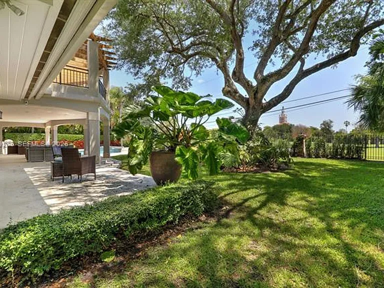 3425 Alhambra Cir — Photo 59