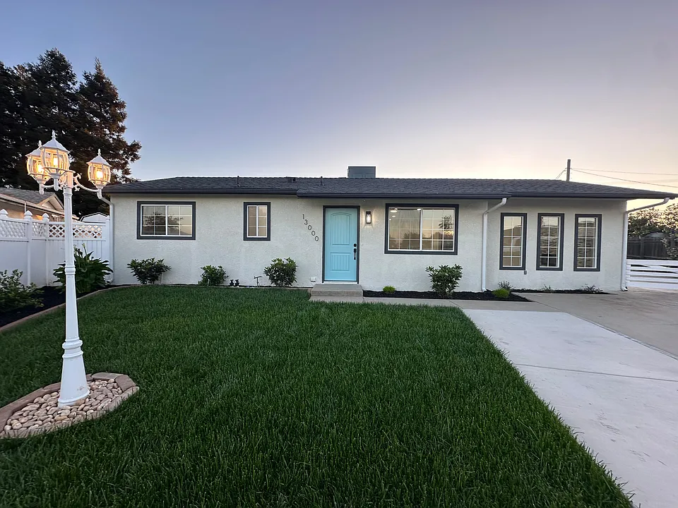13000 Lorenzo Ct
