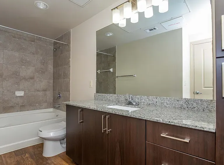 La Mariposa Apartments — Photo 14