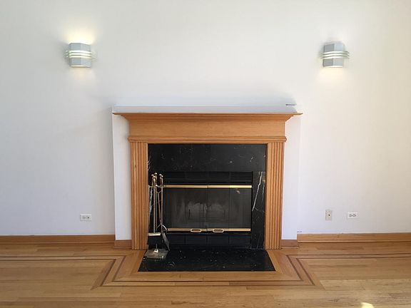 4th image of 4105 N Kenmore Ave #3WS