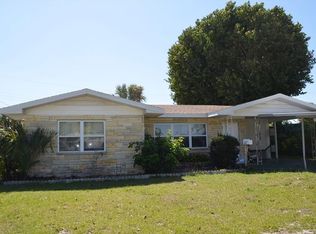 2303 S Radcliffe Pl, Bradenton, FL 34207