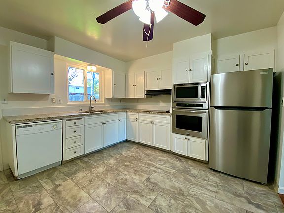 2nd image of 1082 Bismarck Dr