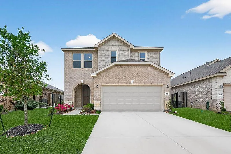 3 bed, 2.5 bath, 2182 sqft, $2,550 — Photo 1