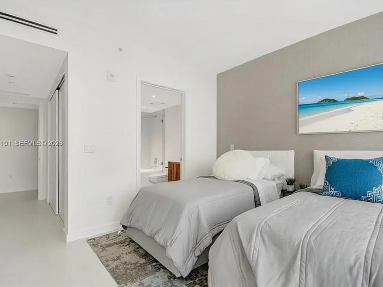 9901 W Bay Harbor Dr #401 — Photo 12