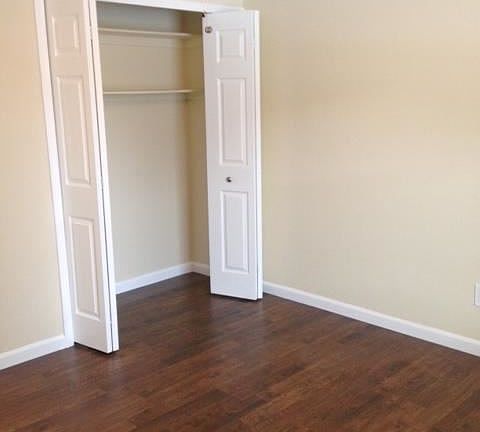 4th image of 248 Waterbury Ct