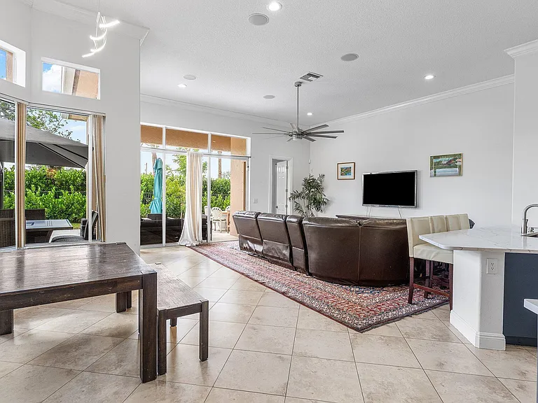 3381 Lago De Talavera — Photo 15