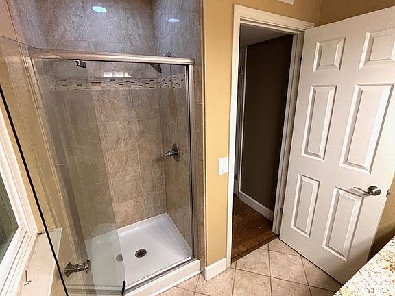 4th image of 12 Mozden Ln