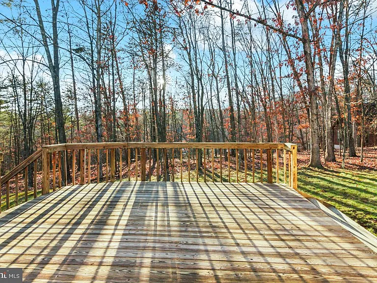 1232 Lakeview Dr — Photo 23