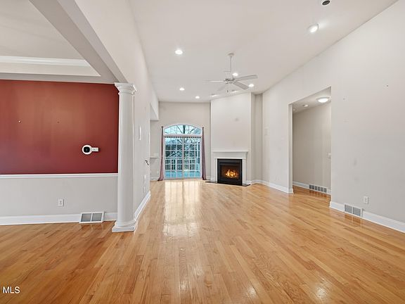4th image of 6 Cheshire Way