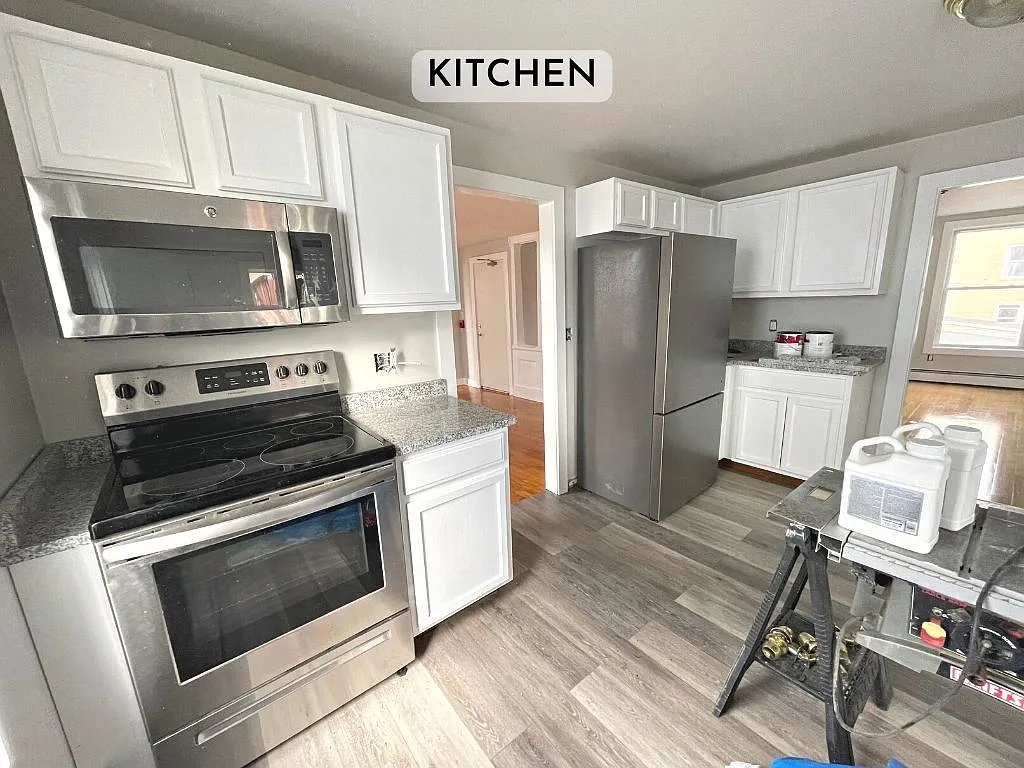 3 bed, 1100 sqft, $2,500 — Photo 3