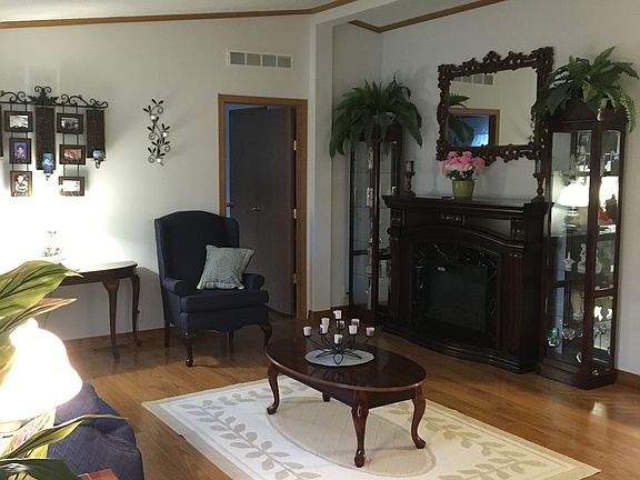 2nd image of 8934 Falcon Dr
