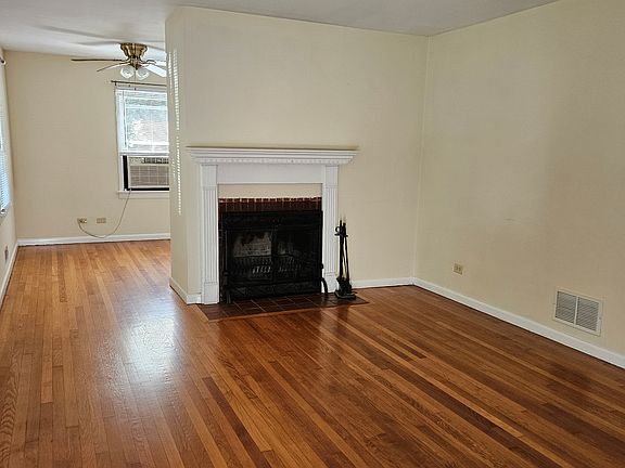 3rd image of 413 Moseley Dr #A