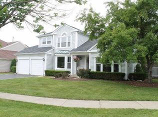 1820 Bangor Ln, Elk Grove Village, IL 60007