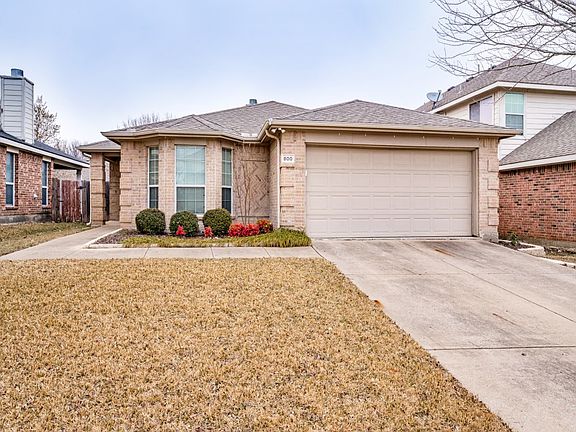 2nd image of 800 Mahogany Dr