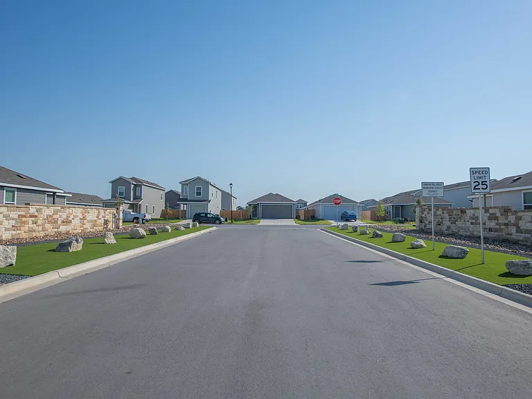 309 Marty Allen Loop — Photo 1