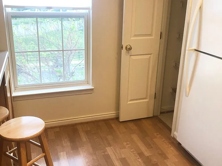 7505-J Calderon Ct #213 — Photo 5