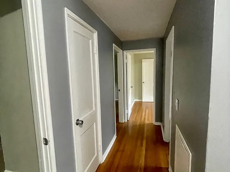 151 Eastmoreland Dr — Photo 12