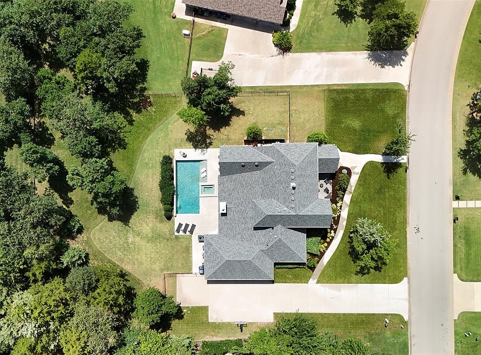 1st image of 10016 NE 146th St