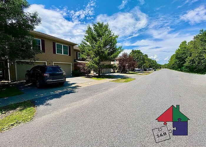 3 bed, 2.5 bath, $2,200 — Photo 1
