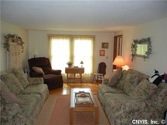 3rd image of 112 Mallard Dr