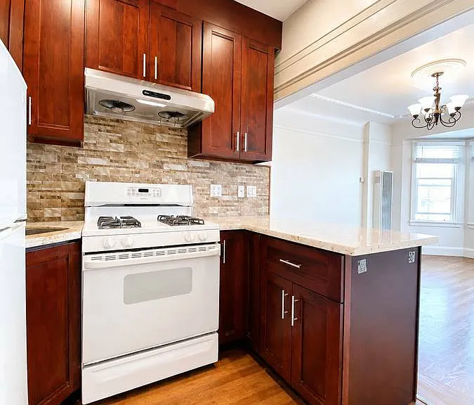 525 Grove St #3 — Photo 3