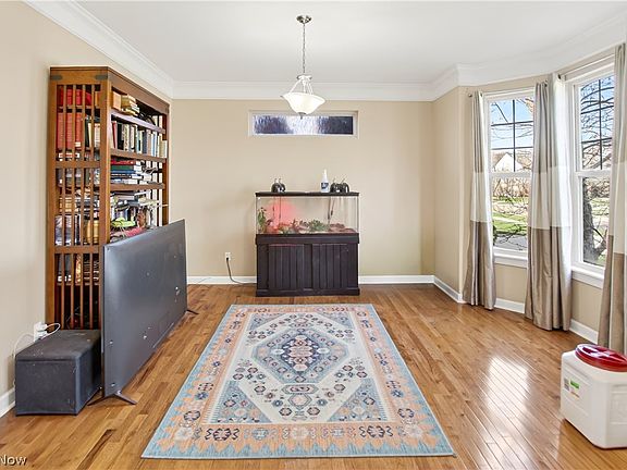 4th image of 38715 Berkshire Ave