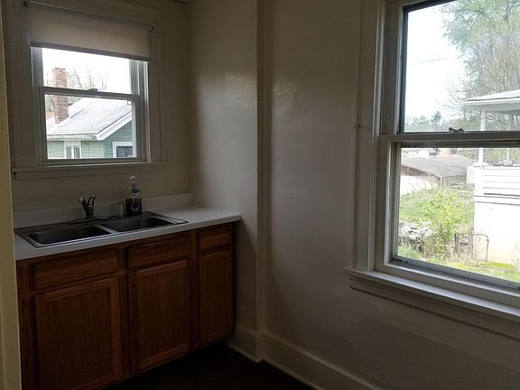 5th image of 543 Union Ave