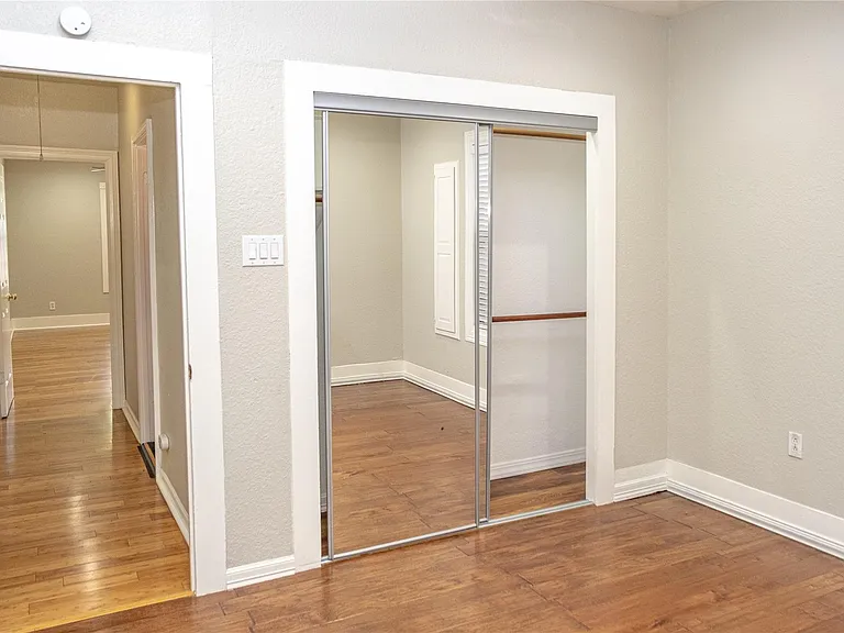 2607 E Cesar Chavez St — Photo 13