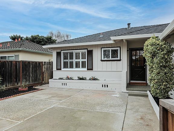 3rd image of 1044 W McKinley Ave