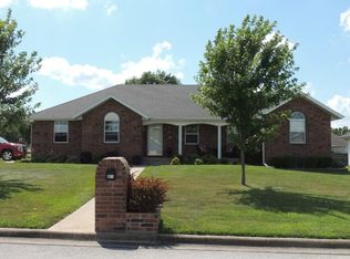 921 Bradford Ct, Marshfield, MO 65706