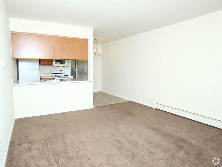 Kings Lane Apartments — Photo 2