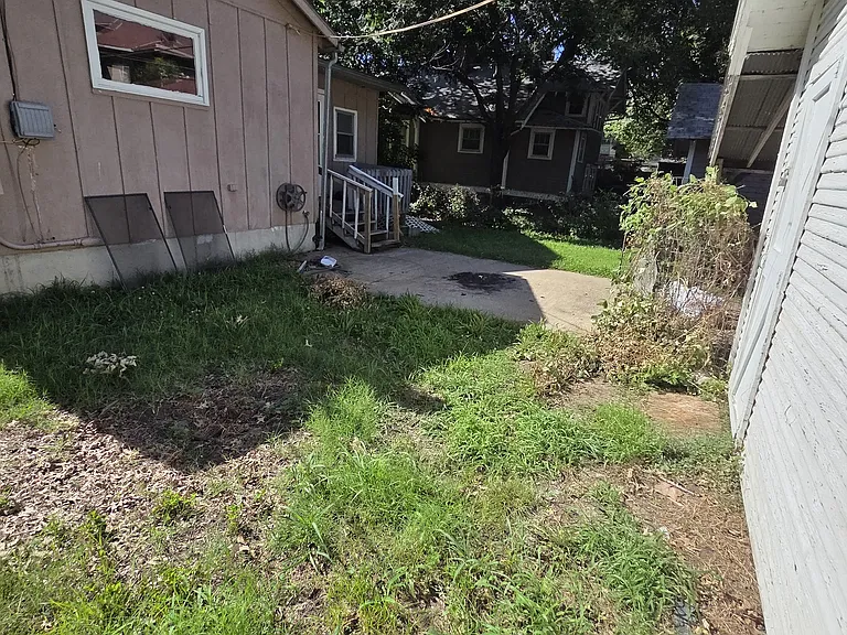 1216 SW Boswell Ave — Photo 16