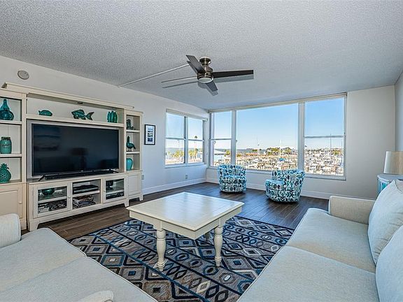 3rd image of 634 Edgewater Dr Unit 348