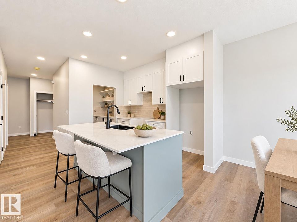 1st image of 139 Caledon Cres