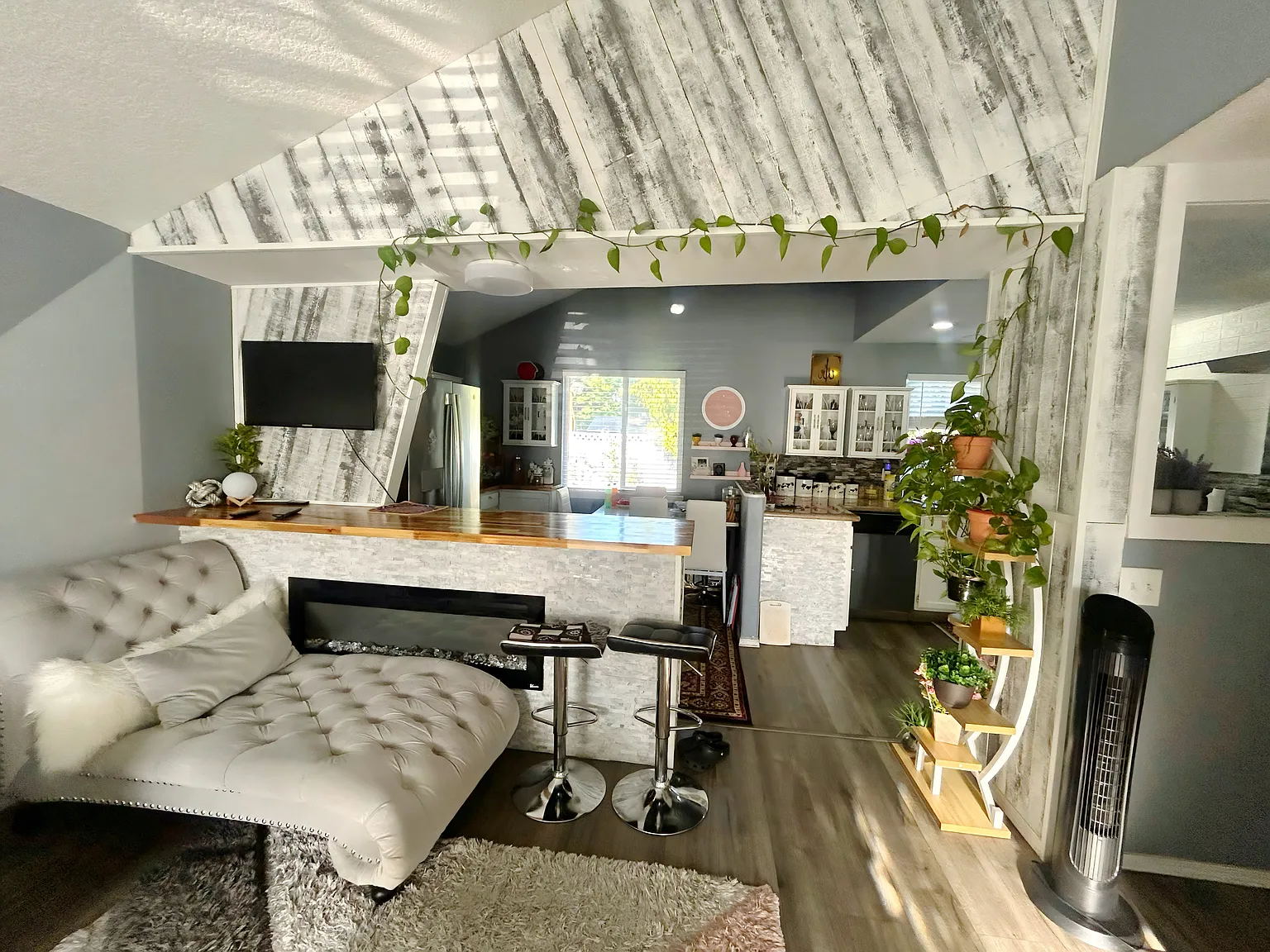 3 bed, 1388 sqft, $2,700 — Photo 3