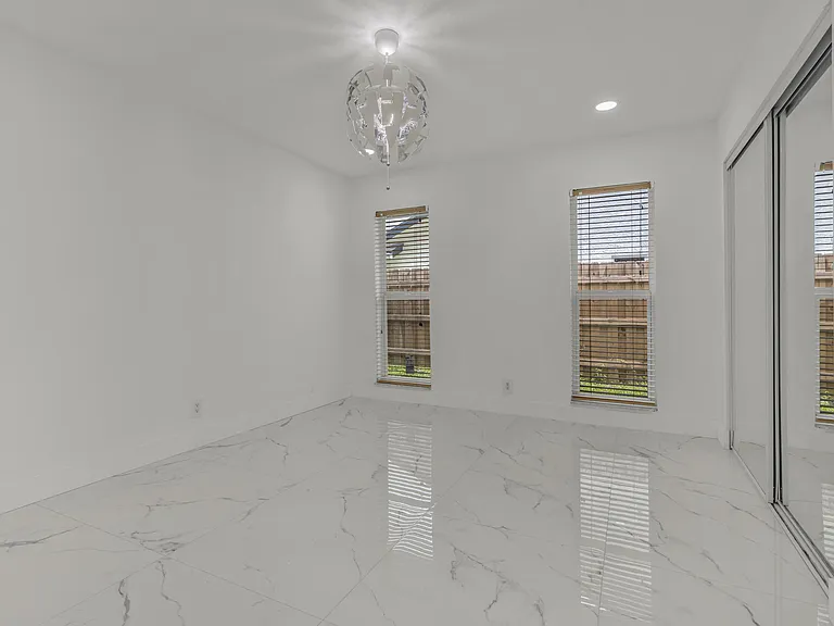 21452 Woodchuck Ln — Photo 46