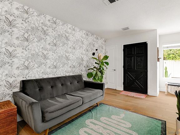 3rd image of 6711 Corintia St
