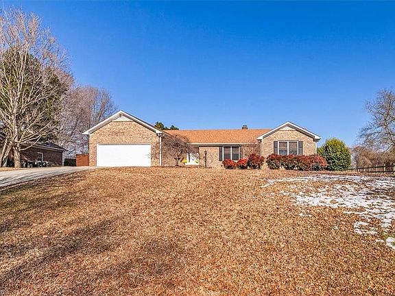 5th image of 3704 Winged Foot Dr