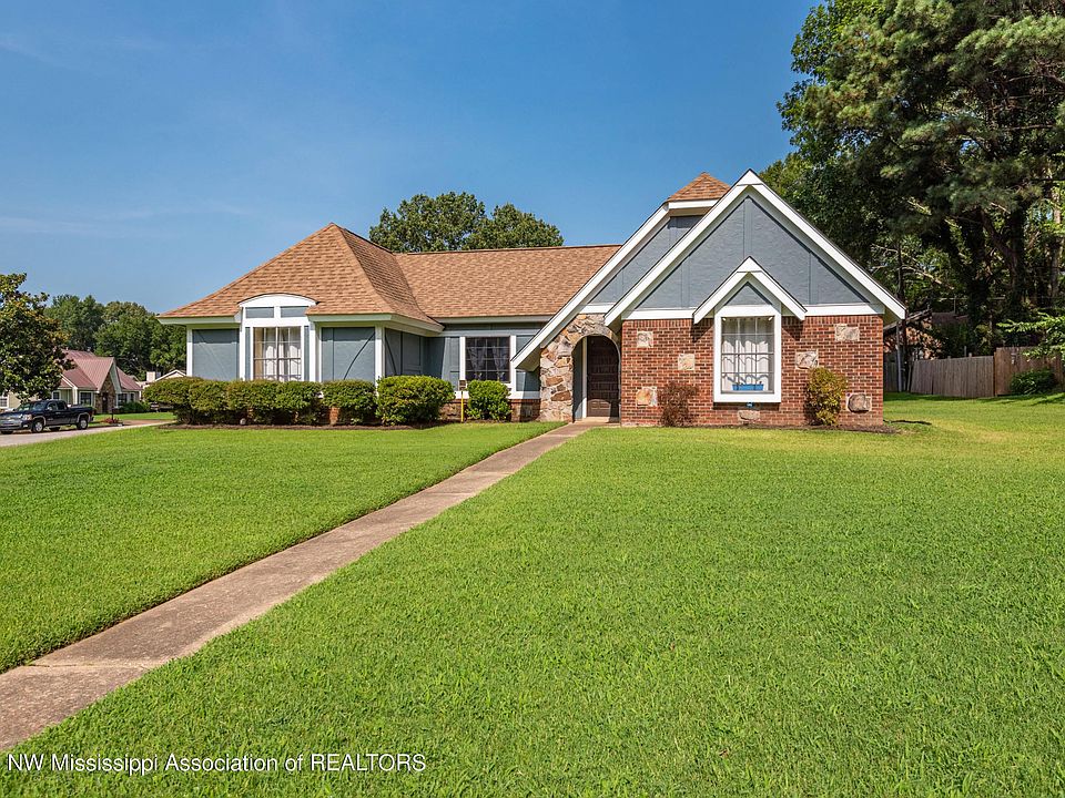 1st image of 7121 Oak Forest Dr