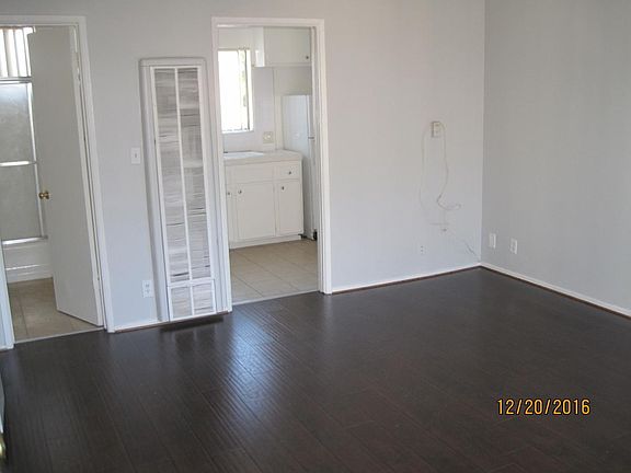 5th image of 6548 Woodley Ave APT J